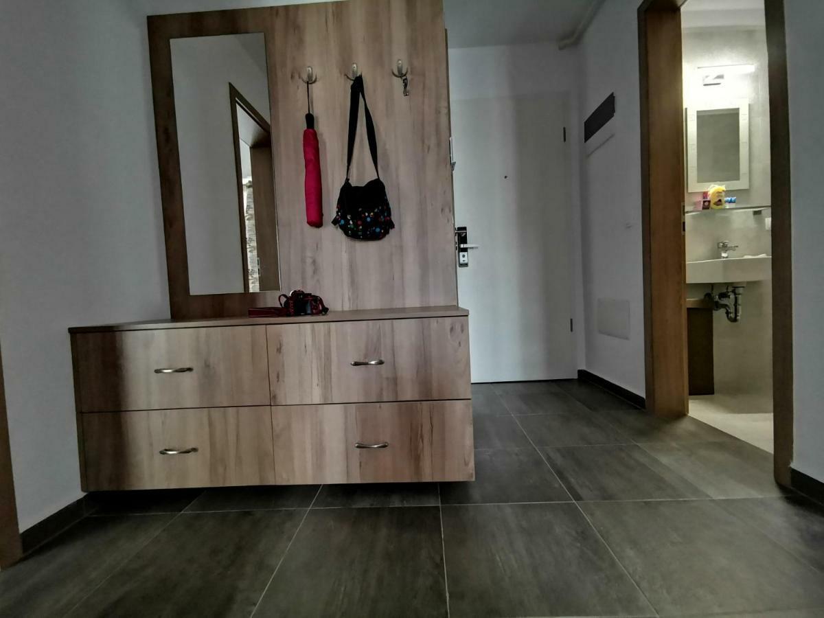 Mei Brasov Bagian luar foto